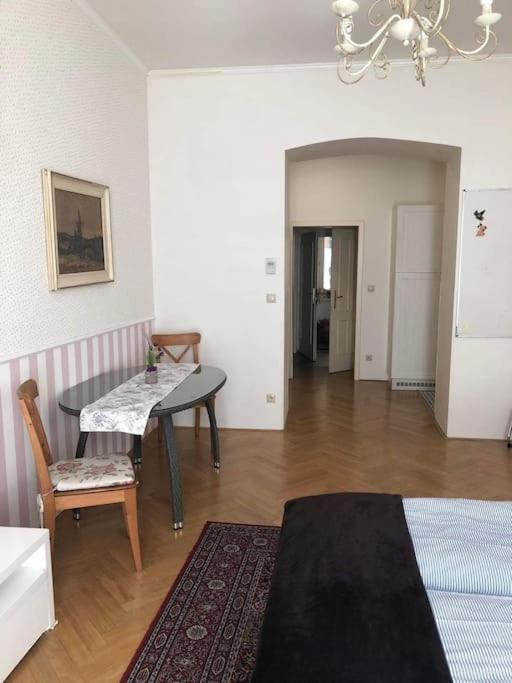 Prague Vysehradska Apartment Luaran gambar